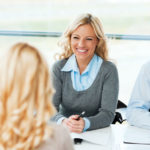 Prove individuali di colloqui di lavoro per ragazzi